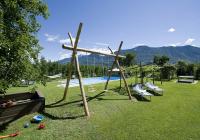 Rilassarsi in piscina